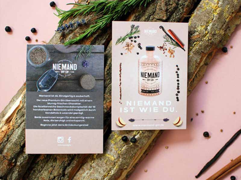 custom-promotional-cards-with-product-information